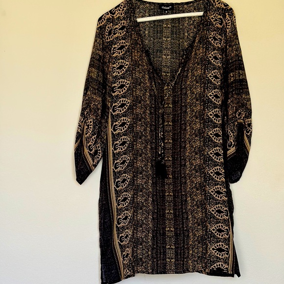 Black and Tan Patterned Tunic - Picture 1 of 4